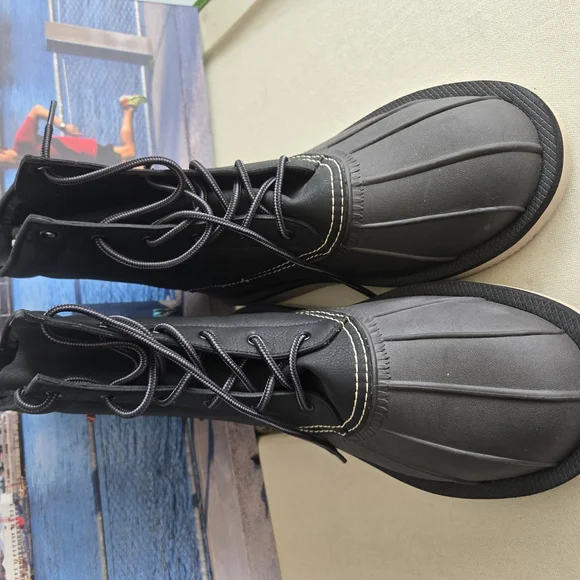 Suicoke Black and Gray Winter Boots with Sturdy Rubber Sole